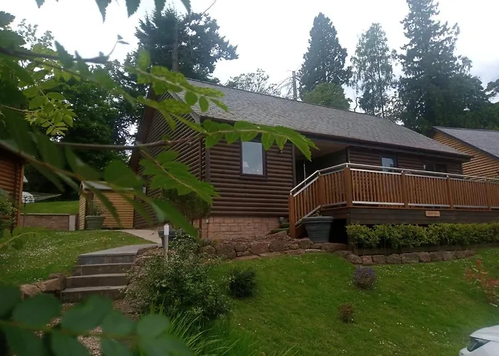 Charming Lodge Cosy Comfortable Ideal Location