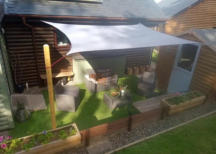 Charming Lodge Cosy Comfortable Ideal Location