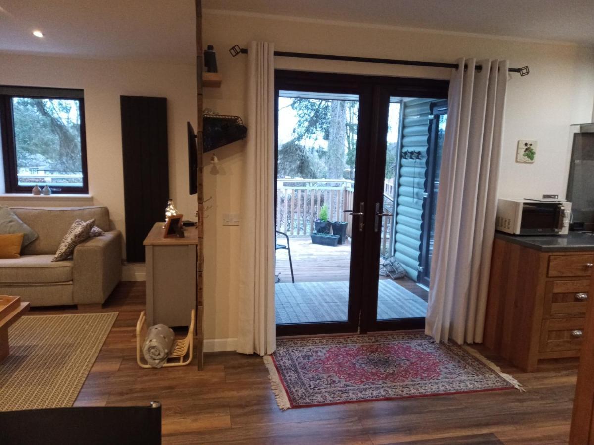 Charming Cosy Comfortable Ideal Location