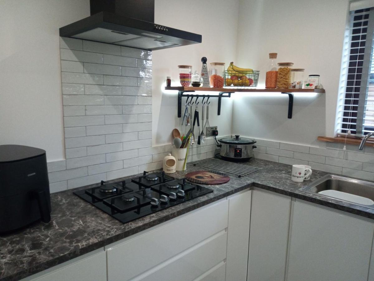 Charming Cosy Comfortable Ideal Location